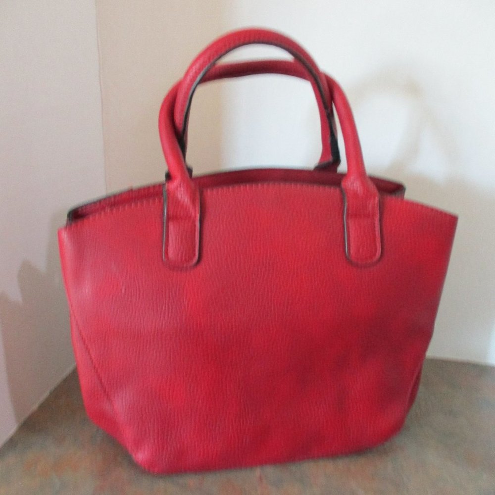 Red Bueno Purse